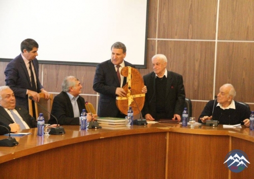 AMEA-nın vitse-prezidenti Tbilisidə akademik Elizbar Cavelidzenin 80 illik yubiley tədbirində iştirak edib