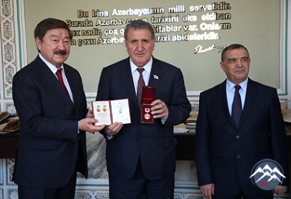 Akademik İsa Həbibbəyli “Nizami Gəncəvi” medalı ilə təltif olunub